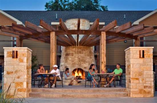 Baylor-University-Apartment-Building-487203