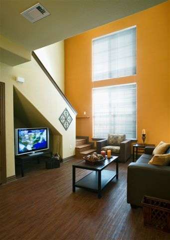 Baylor-University-Apartment-Building-487205