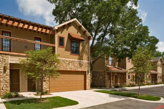Baylor-University-Apartment-Building-487206