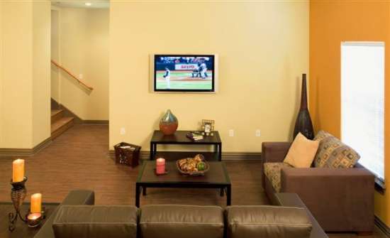 Baylor-University-Apartment-Building-487207
