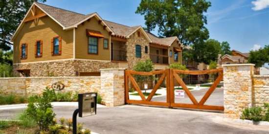 Baylor-University-Apartment-Building-487209