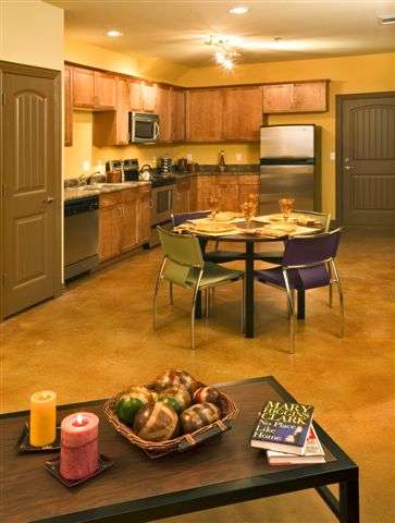 Baylor-University-Apartment-Building-487211