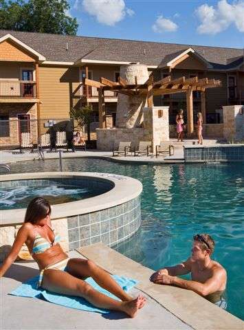 Baylor-University-Apartment-Building-487215