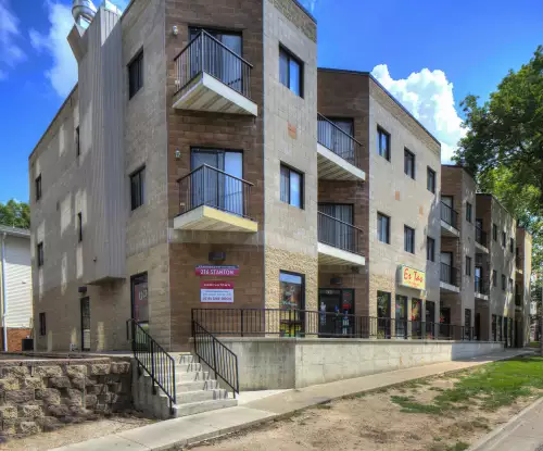 IOWA-STATE-UNIVERSITY-Apartment-Building-482806.webp