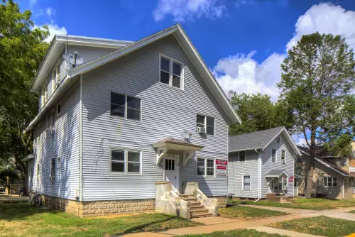 2018-11/IOWA-STATE-UNIVERSITY-Apartment-Building-482842.webp
