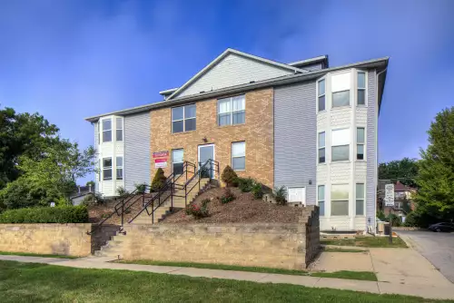 2018-11/IOWA-STATE-UNIVERSITY-Apartment-Building-483576.webp