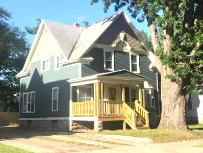 2018-11/UW-OSHKOSH-Apartment-Building-480830.webp