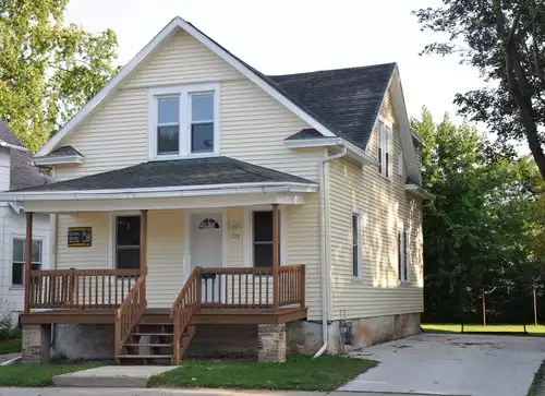 2018-11/UW-OSHKOSH-Apartment-Building-489646.webp