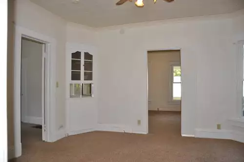 S Bed 709 Scott Ave Oshkosh, WI 54901 18
