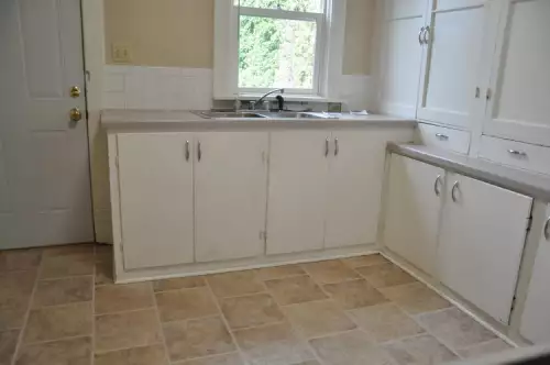 S Bed 1107 Cherry St, Oshkosh, WI 54901, USA 2