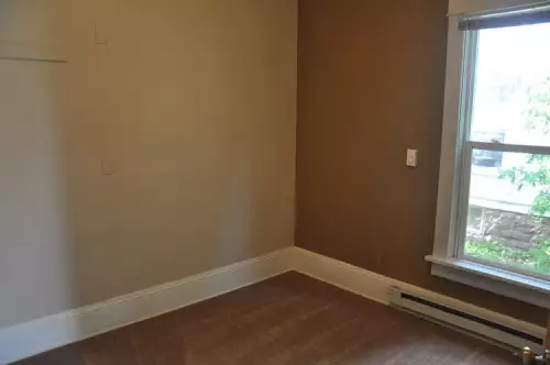 S Bed 1107 Cherry St, Oshkosh, WI 54901, USA 9