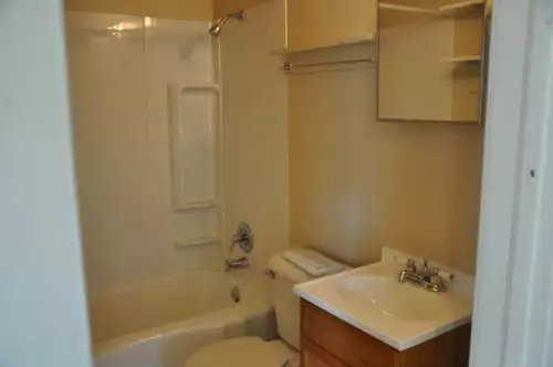 S Bed 1107 Cherry St, Oshkosh, WI 54901, USA 12