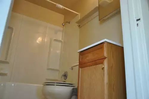 S Bed 1107 Cherry St, Oshkosh, WI 54901, USA 15