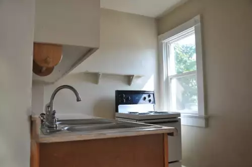 S Bed 1107 Cherry St, Oshkosh, WI 54901, USA 23