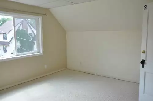 S Bed 822 Prospect Ave Oshkosh, WI 54901 2