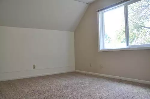 S Bed 822 Prospect Ave Oshkosh, WI 54901 12