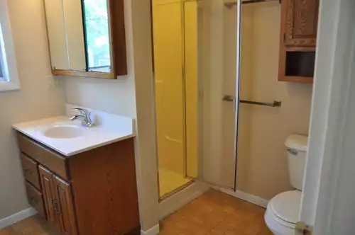 S Bed 822 Prospect Ave Oshkosh, WI 54901 16