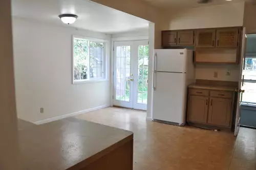 S Bed 822 Prospect Ave Oshkosh, WI 54901 18