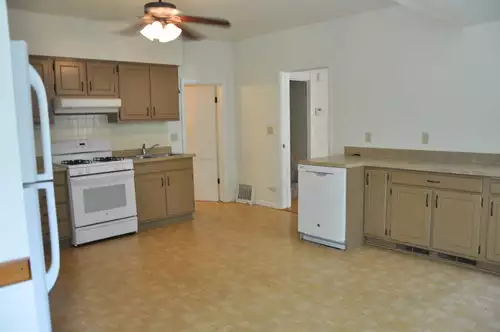 S Bed 822 Prospect Ave Oshkosh, WI 54901 19