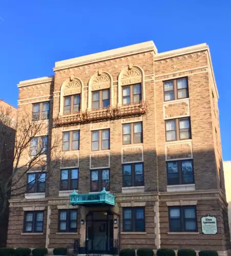2018-12/MARQUETTE-Apartment-Building-493324.webp