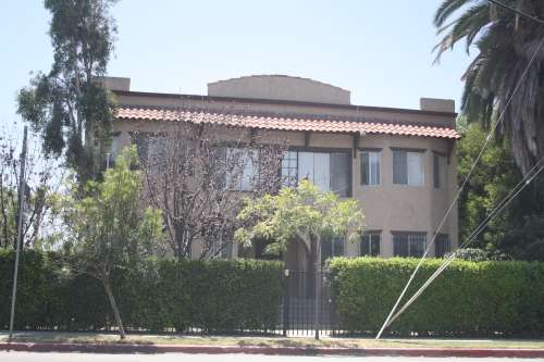 University-of-Southern-California-Apartment-Building-499344.jpg