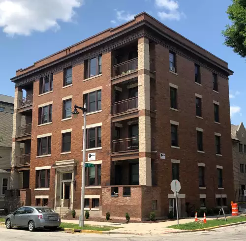 2019-07/MARQUETTE-Apartment-Building-564299.webp