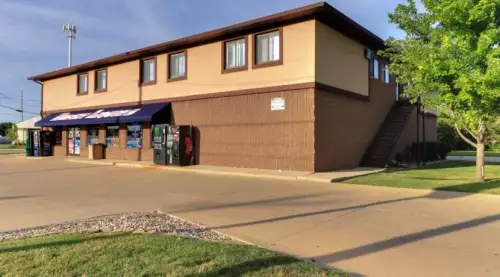 2019-09/ILLINOIS-STATE-UNIVERSITY-Apartment-Building-570717.webp