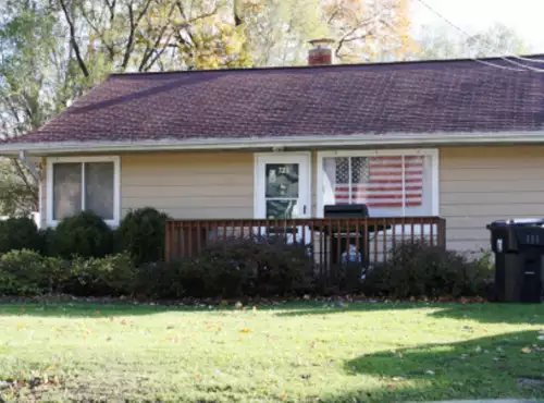 2019-09/ILLINOIS-STATE-UNIVERSITY-Apartment-Building-571155.webp
