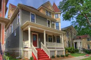 2019-09/MADISON-Apartment-Building-594654.webp