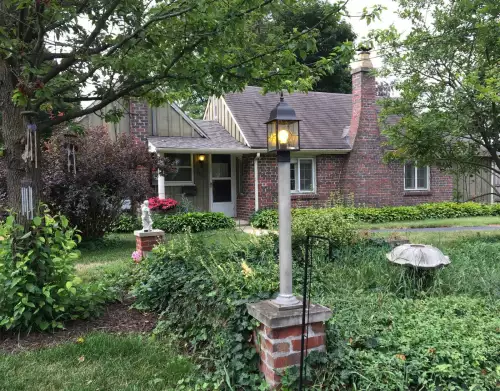 2019-09/NIU-Apartment-Building-574590.webp