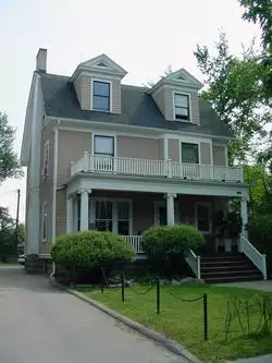 2019-09/UNIVERSITY-OF-MICHIGAN-Apartment-Building-580518.webp