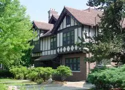 2019-09/UNIVERSITY-OF-MICHIGAN-Apartment-Building-580560.webp
