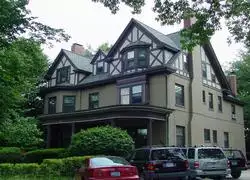 2019-09/UNIVERSITY-OF-MICHIGAN-Apartment-Building-580601.webp
