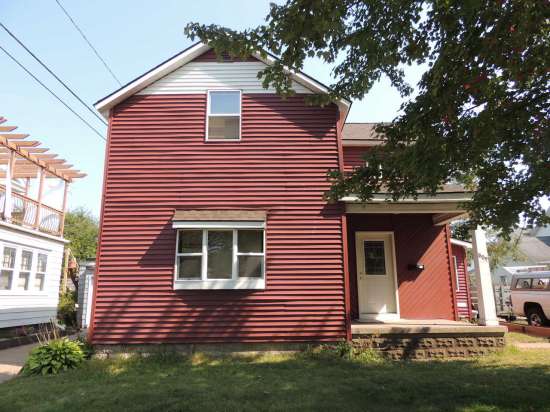 2019-09/UWEC-House-583875.jpg