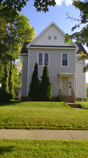 S Bed 321 Lake St 0