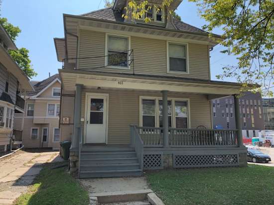 2019-10/Iowa-Apartment-Building-608124.JPG