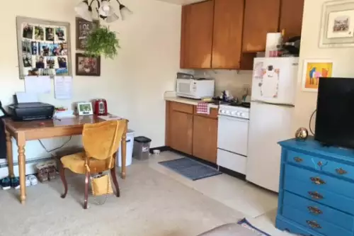 S Bed 444 W Main St Madison, WI 53703 8