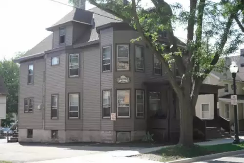 2019-10/MADISON-Apartment-Building-596687.webp
