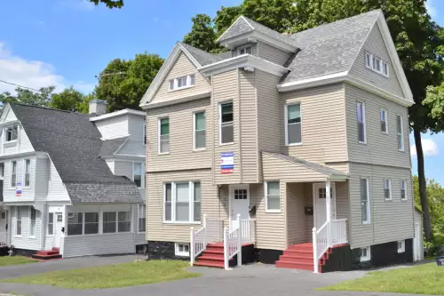 2019-10/SYRACUSE-Apartment-Building-601927.webp