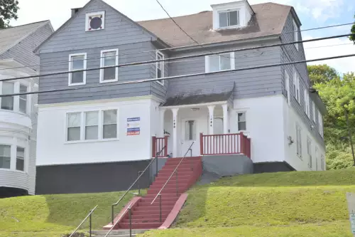 2019-10/SYRACUSE-Apartment-Building-602667.webp