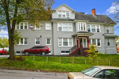 2019-10/SYRACUSE-Apartment-Building-603028.webp