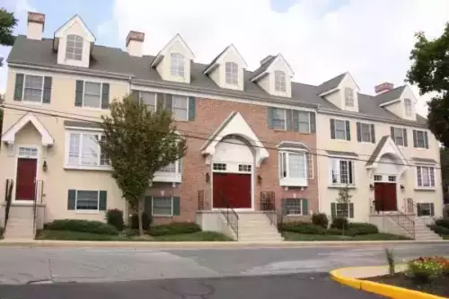 2019-10/UDEL-Apartment-Building-606754.webp