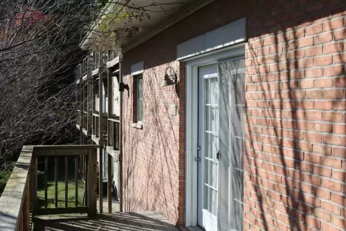 2019-12/IU-Apartment-Building-624809.webp