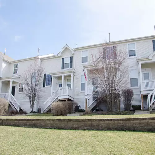 2019-12/NIU-Apartment-Building-623603.webp
