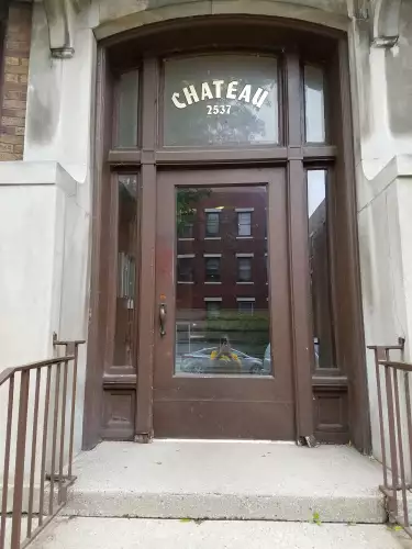 2020-01/UWM-Apartment-Building-635129.webp