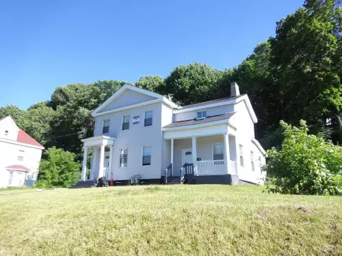 2020-02/SYRACUSE-Apartment-Building-650432.webp