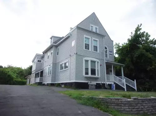 2020-02/SYRACUSE-Apartment-Building-651233.webp
