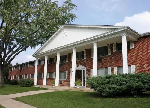 2020-06/MADISON-Apartment-Building-679914.webp