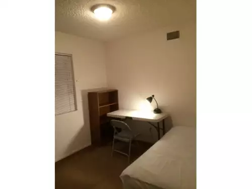 S Bed 1121 Hoffman Ave, Long Beach, CA 90813 4