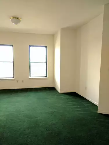 S Bed The Montecristo (1722 W. Wells) 4